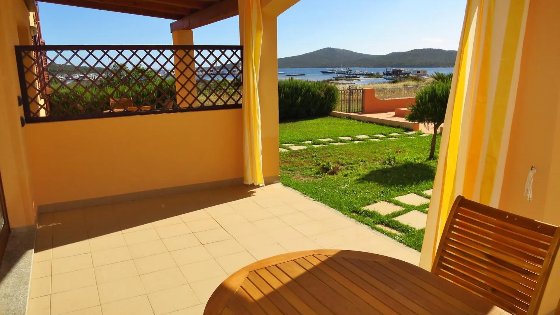 Apartment No 16 I Mirti Di Porto Pozzo 0*,